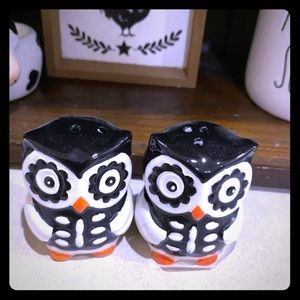 Halloween skeleton owl salt & pepper shakers